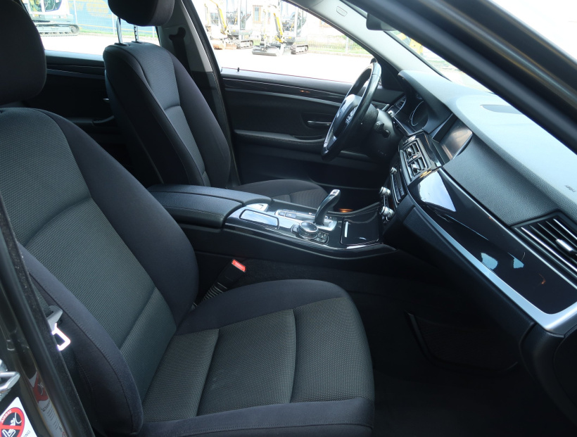 BMW 5, 2015
