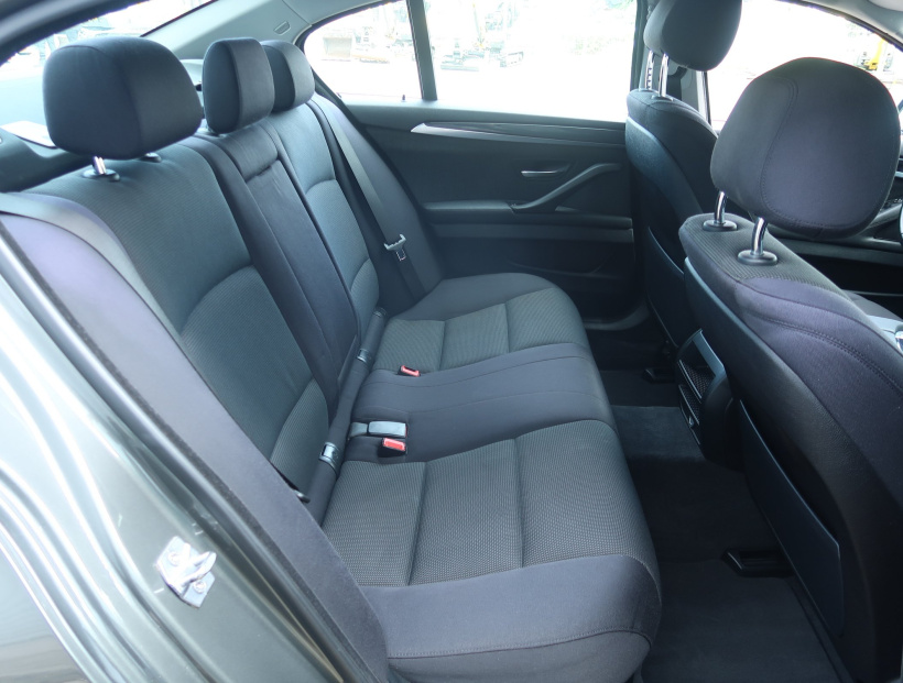 BMW 5, 2015