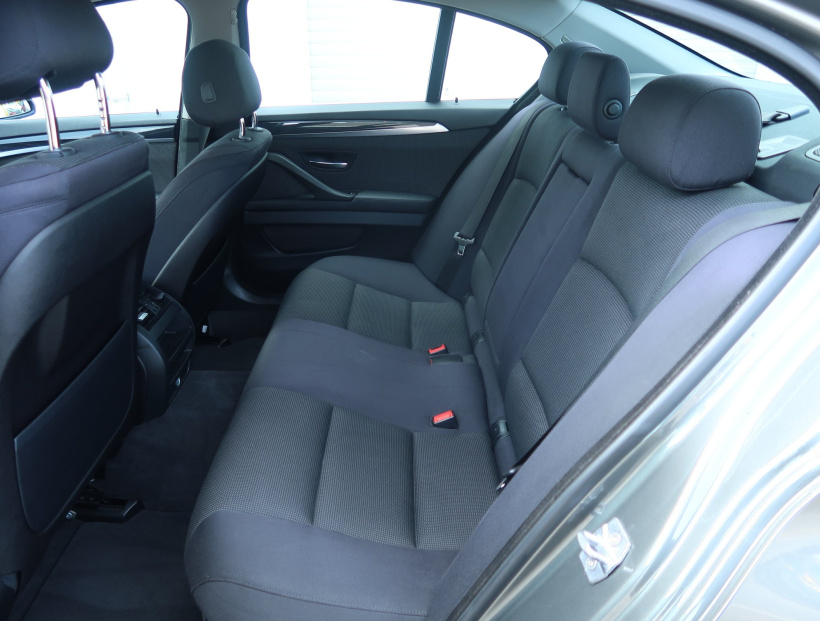 BMW 5, 2015