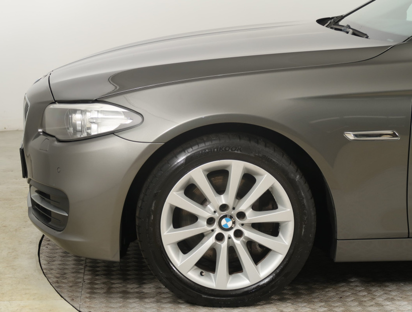 BMW 5, 2015