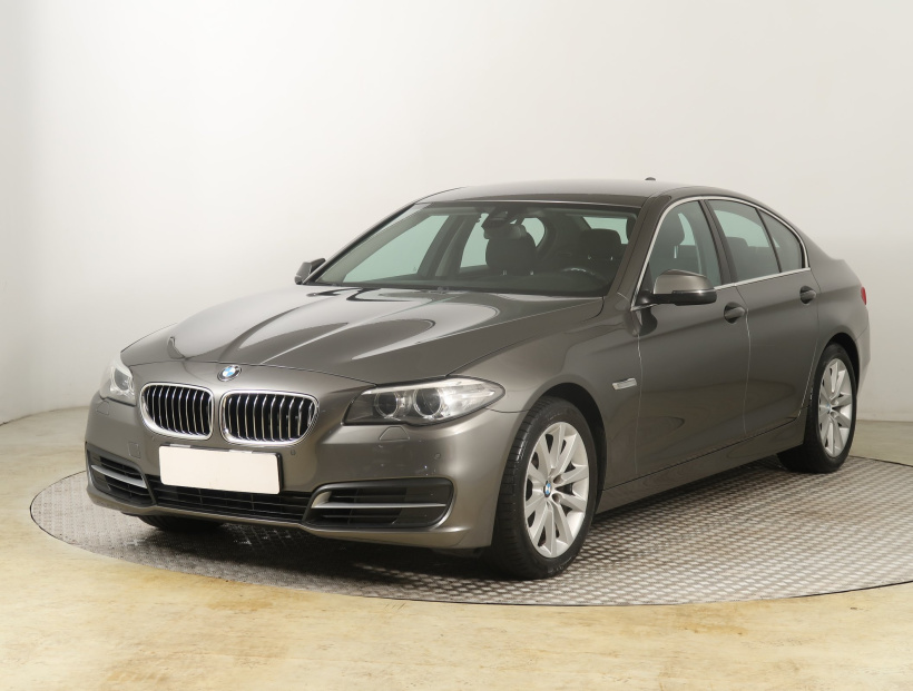 BMW 5, 2015