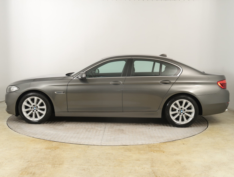 BMW 5, 2015