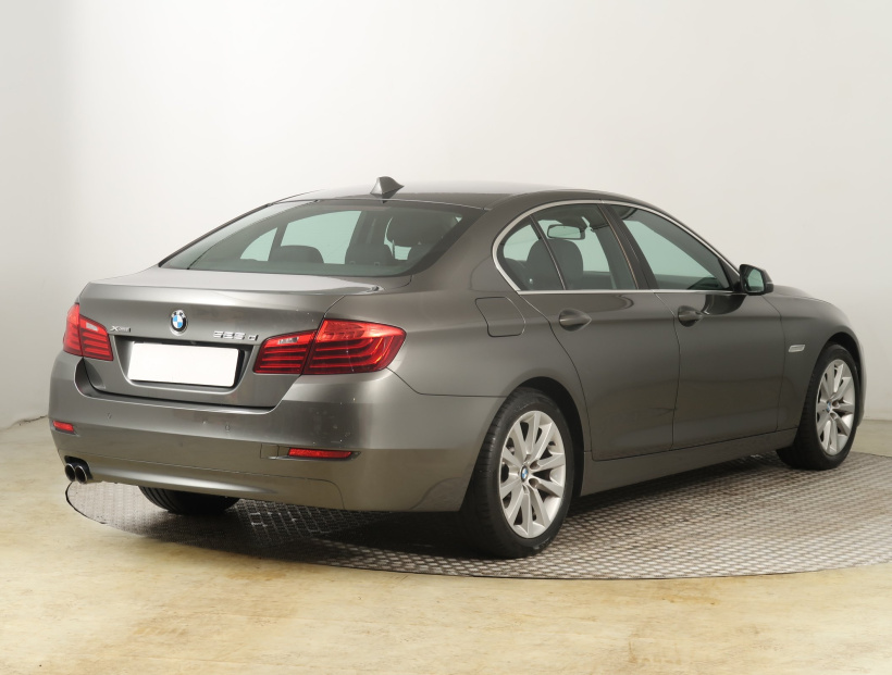BMW 5, 2015