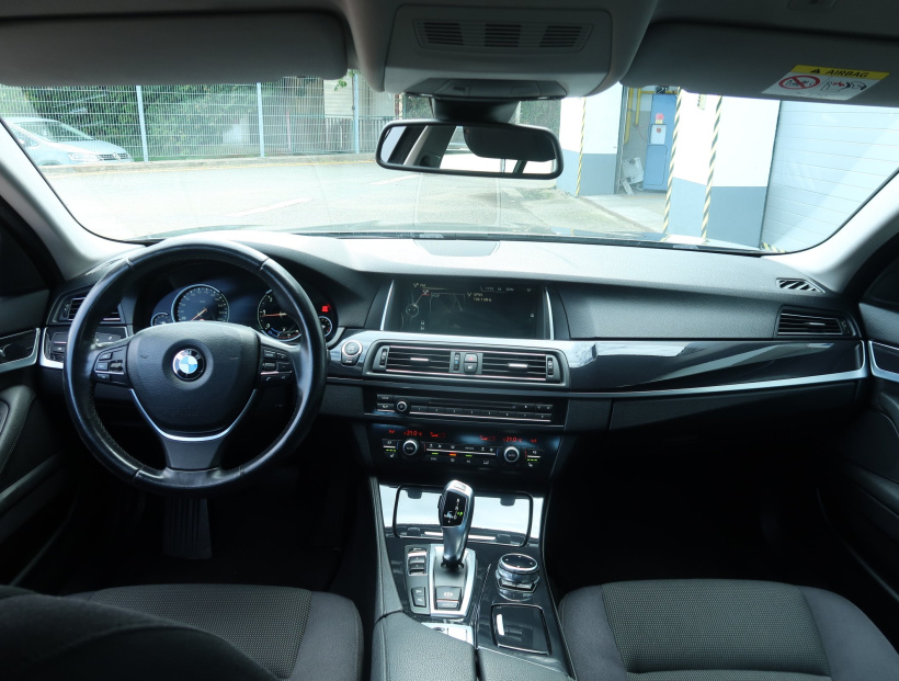 BMW 5, 2015