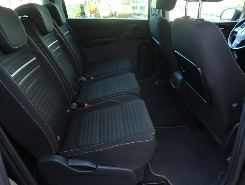 Volkswagen Sharan, 2015