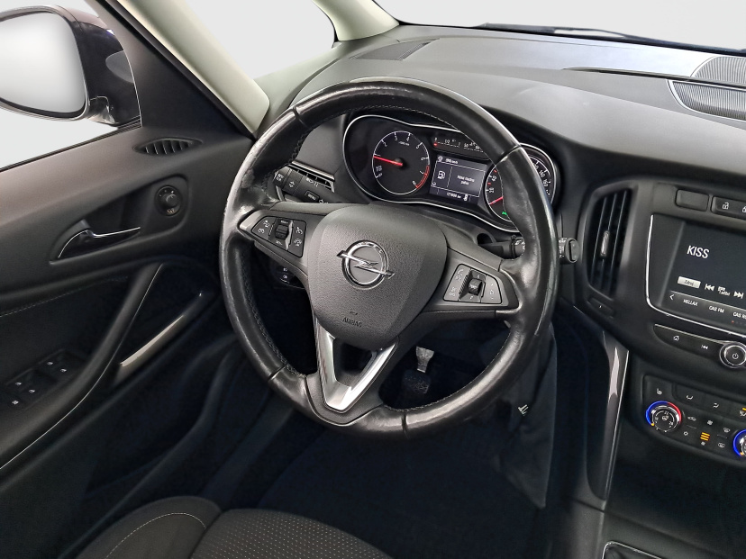 Opel Zafira, 2018