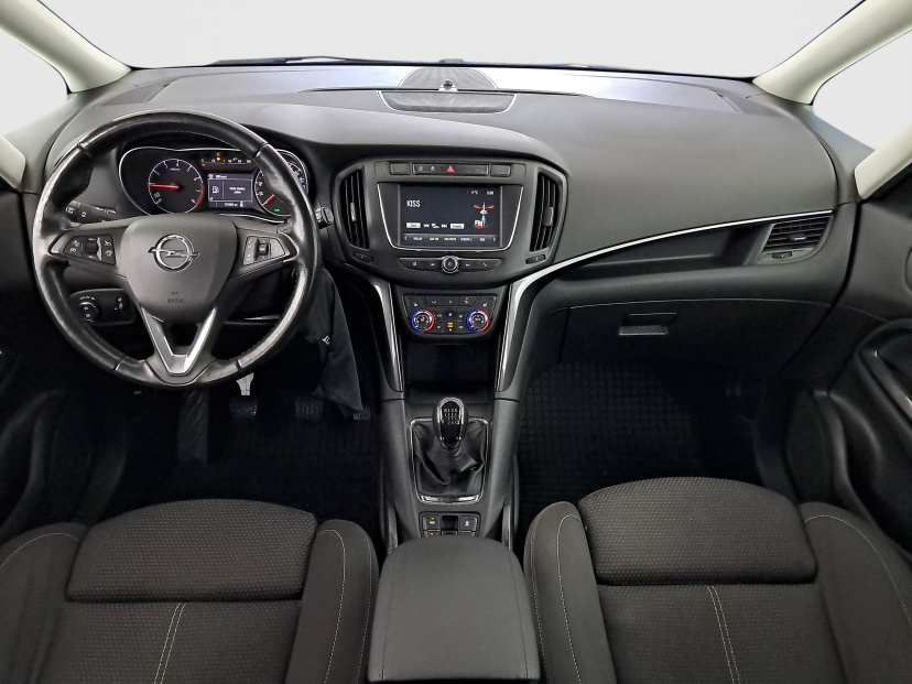 Opel Zafira, 2018