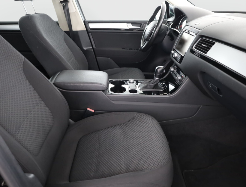 Volkswagen Touareg, 2015
