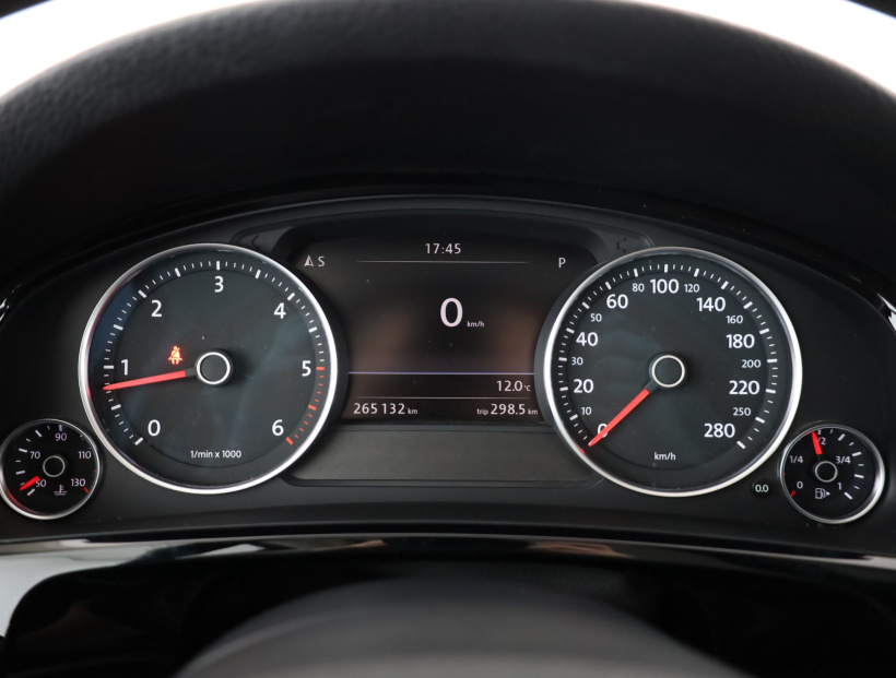 Volkswagen Touareg, 2015