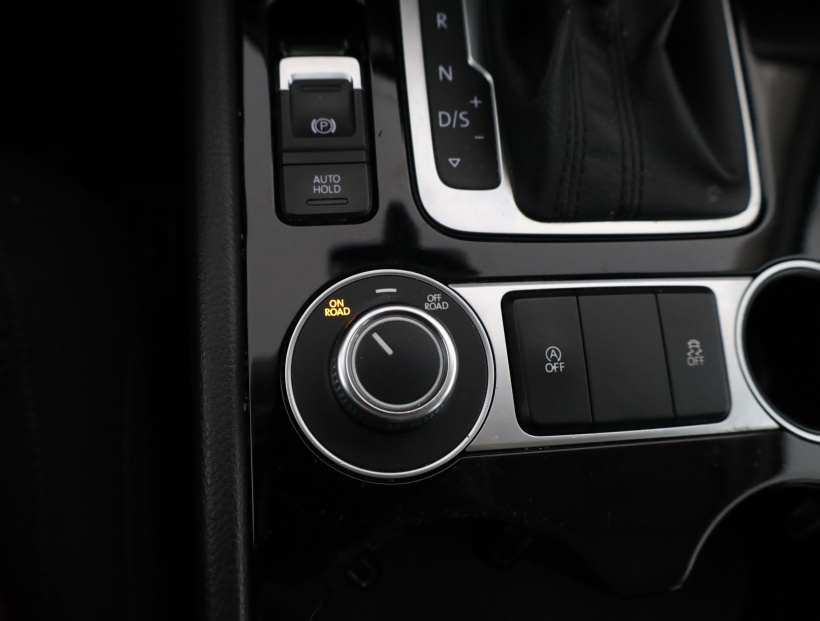 Volkswagen Touareg, 2015