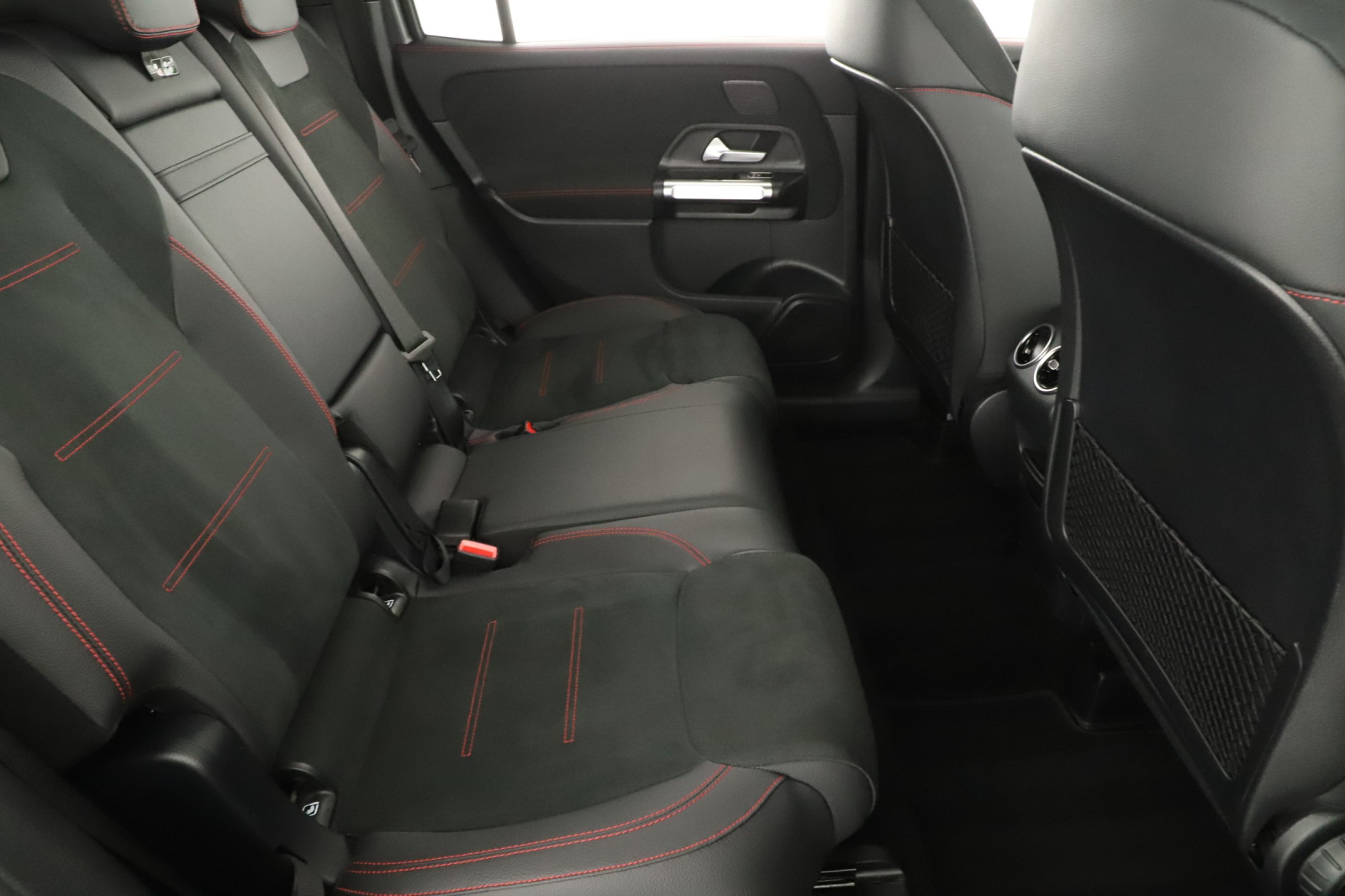 Mercedes-Benz GLB - 2024