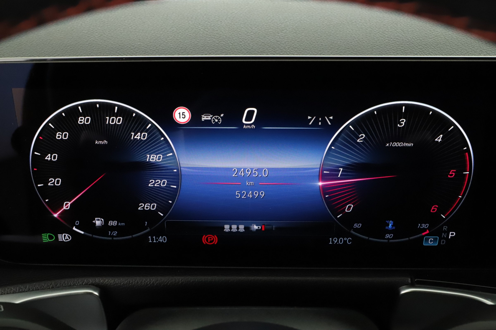 Mercedes-Benz GLB - 2024