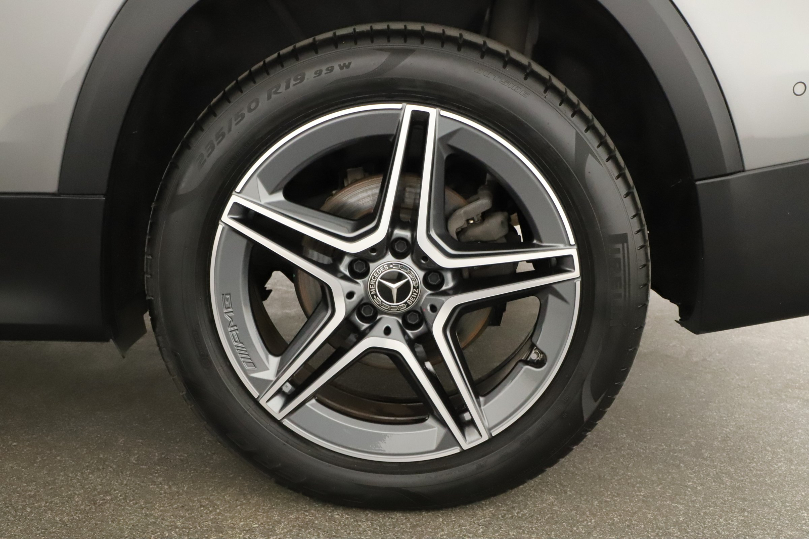 Mercedes-Benz GLB - 2024