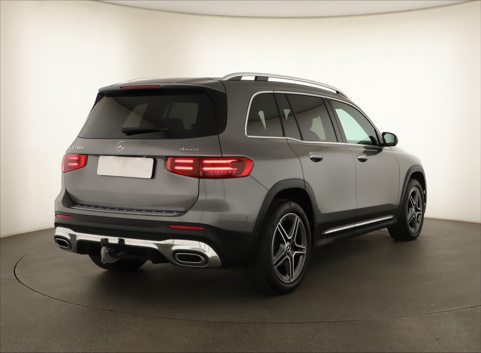 Mercedes-Benz GLB - 2024