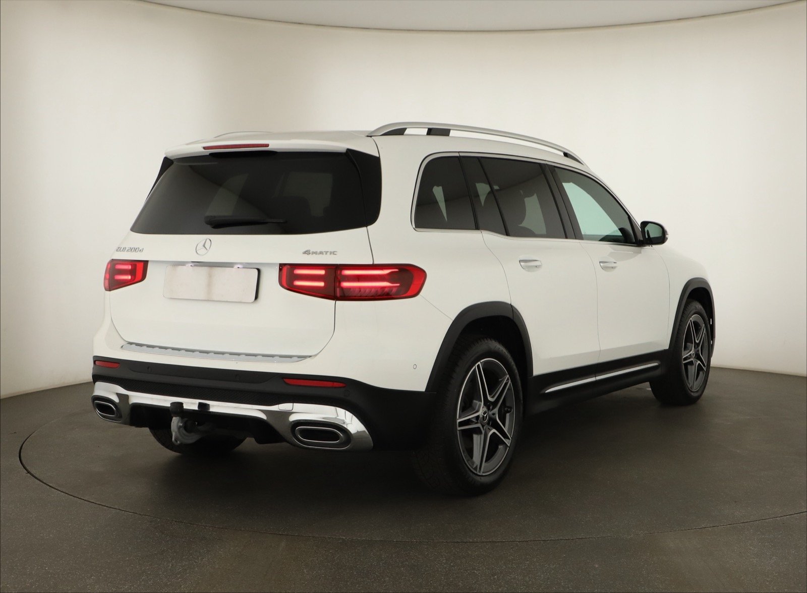 Mercedes-Benz GLB - 2024