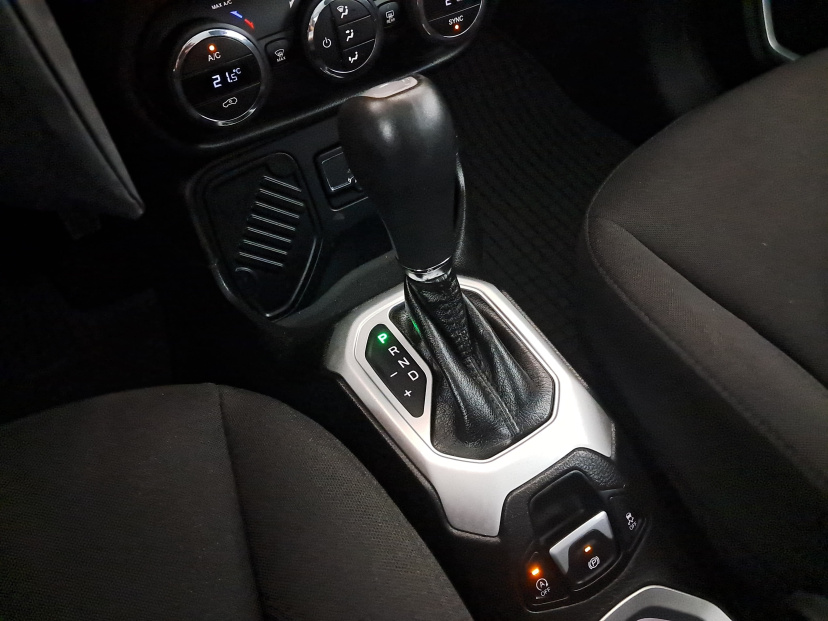 Jeep Renegade, 2015