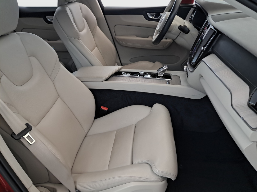 Volvo XC60, 2022