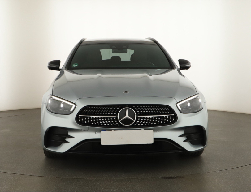 Mercedes-Benz E, 2021