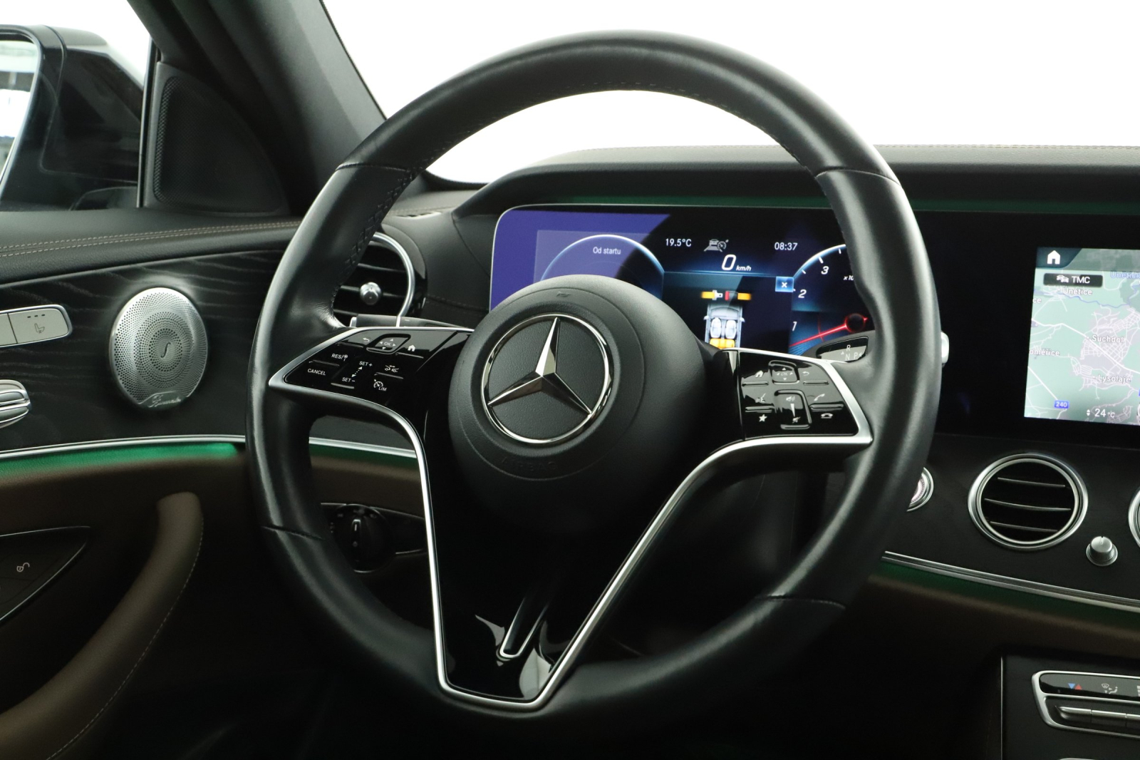 Mercedes-Benz E - 2021