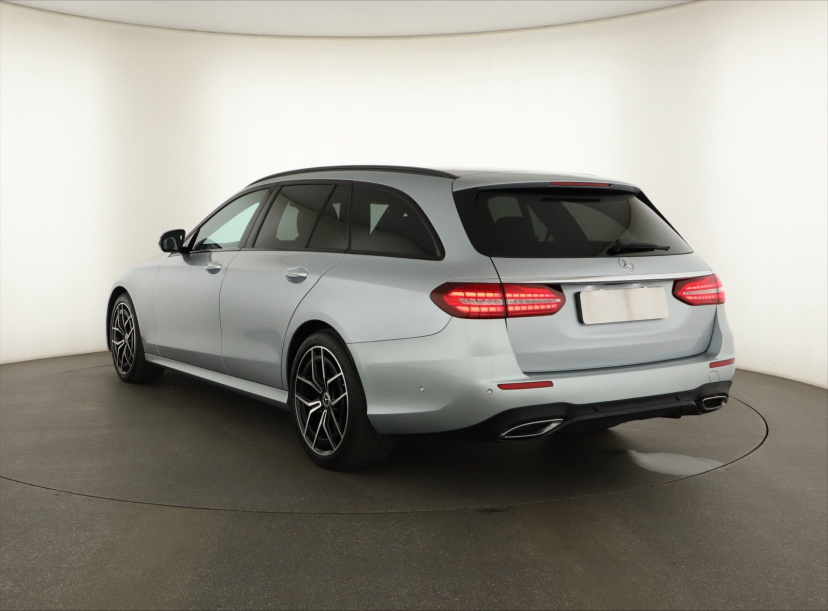 Mercedes-Benz E, 2021