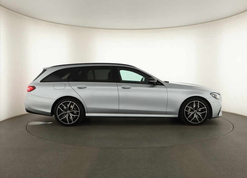 Mercedes-Benz E, 2021