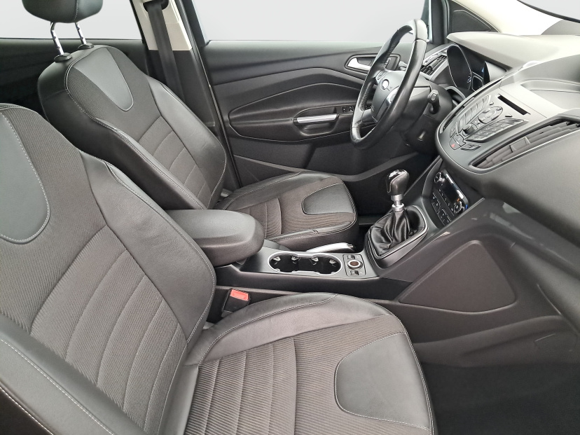 Ford Kuga, 2015