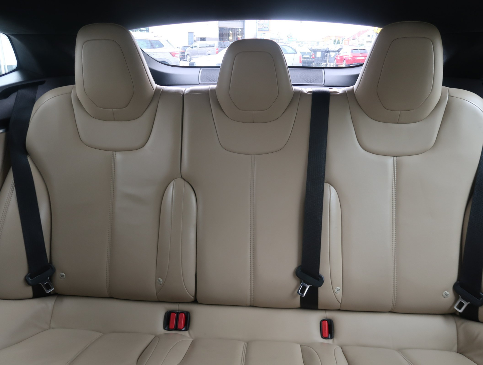 Tesla Model S 85D – fotografie 14