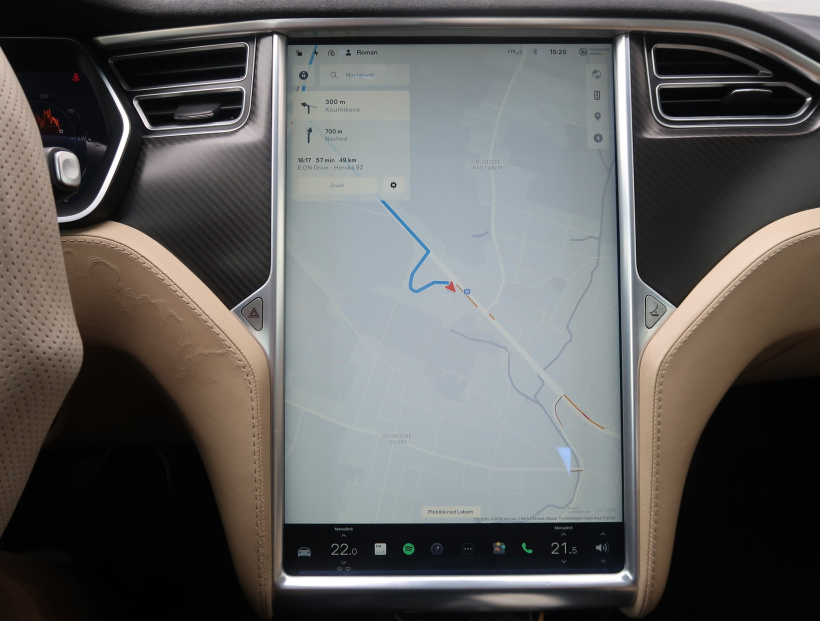 Tesla Model S, 2015