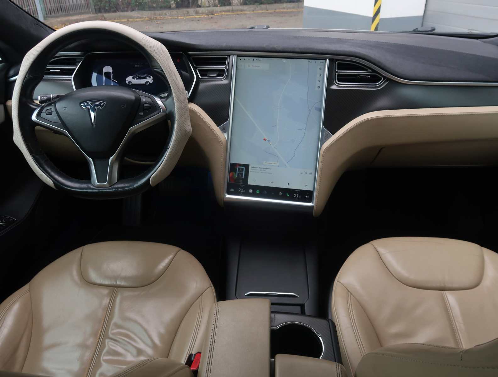 Tesla Model S 85D – fotografie 10