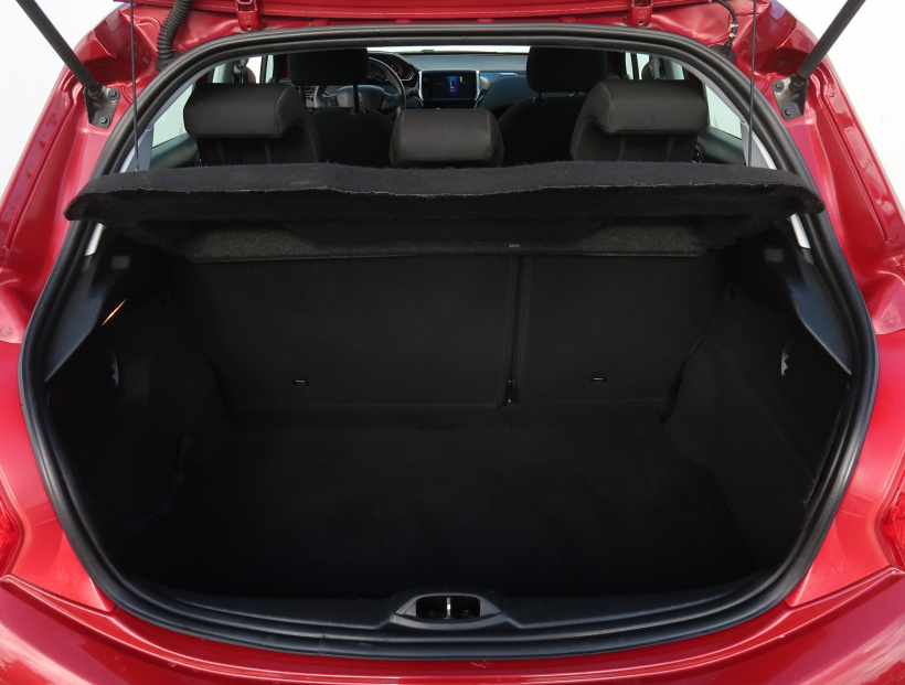 Peugeot 208, 2012