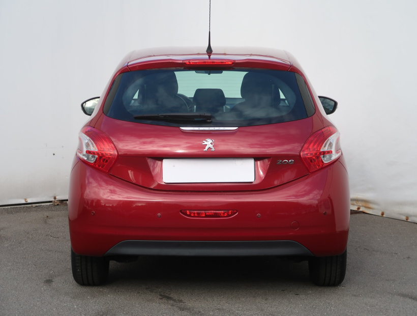 Peugeot 208, 2012