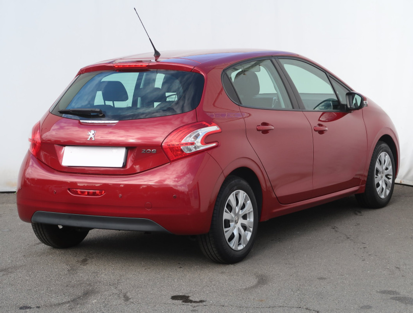 Peugeot 208, 2012