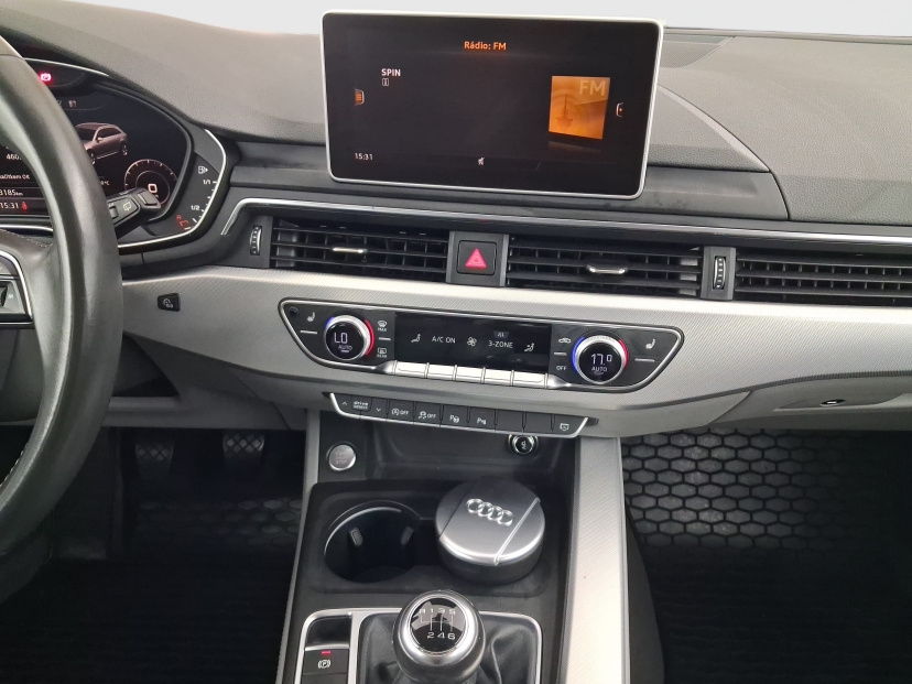 Audi A4, 2015