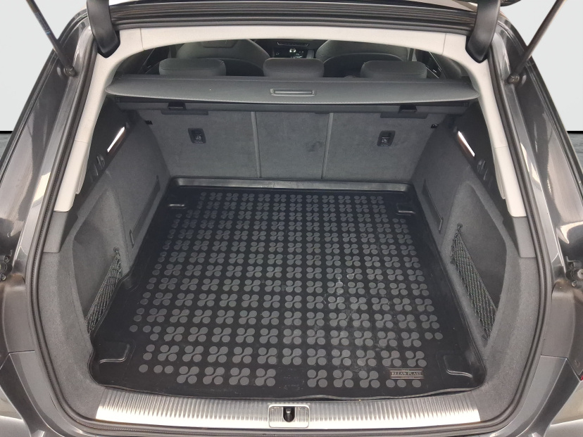 Audi A4, 2015