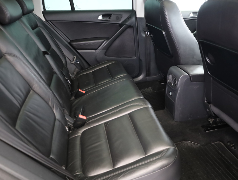 Volkswagen Tiguan, 2010