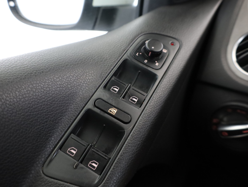 Volkswagen Tiguan, 2010