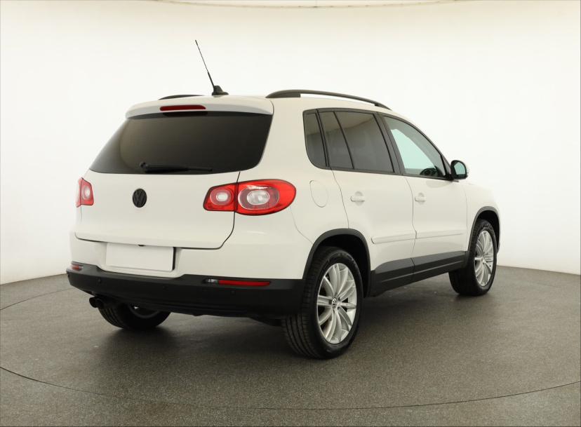 Volkswagen Tiguan, 2010