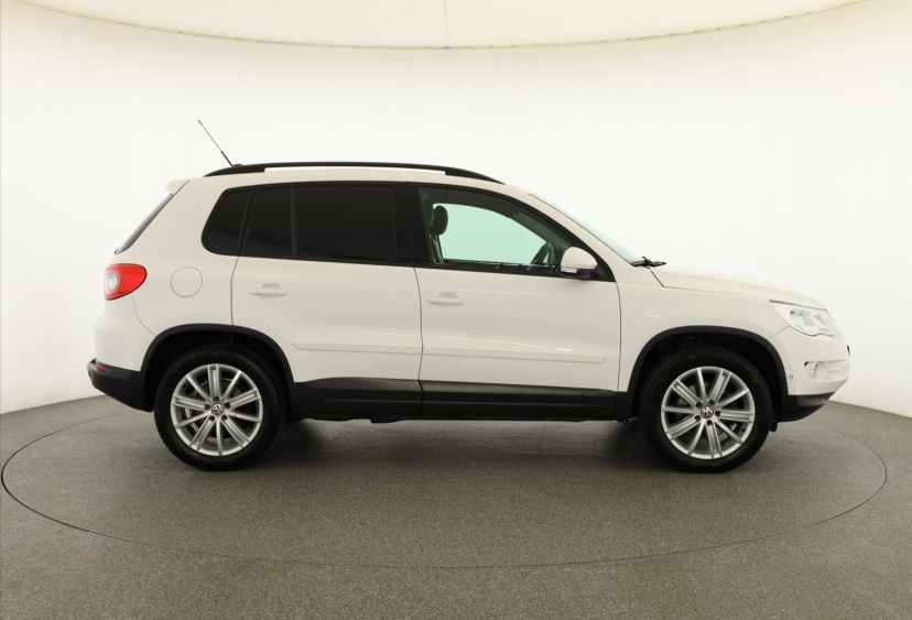 Volkswagen Tiguan, 2010