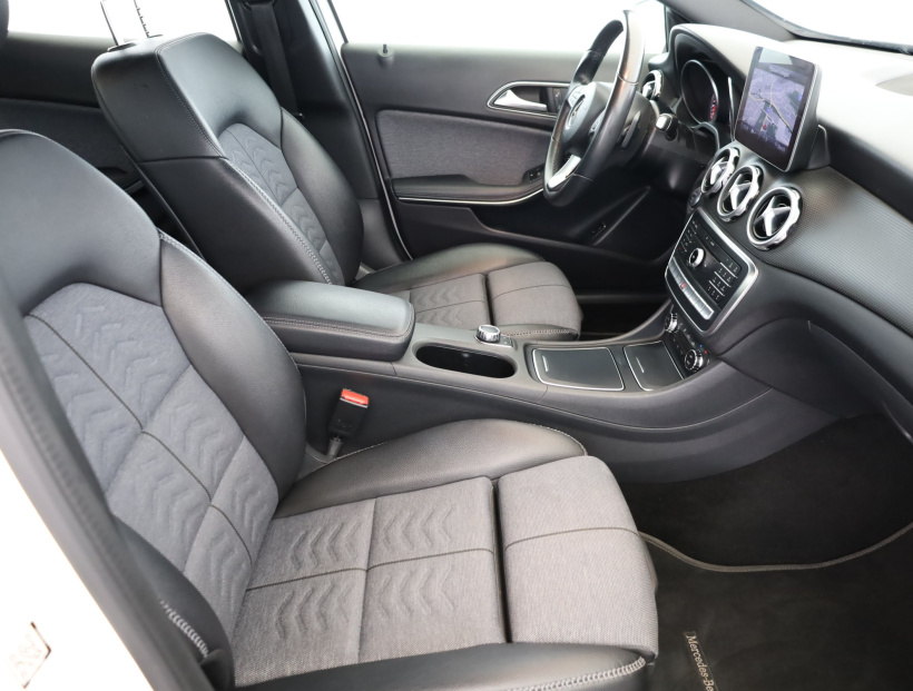 Mercedes-Benz GLA, 2018