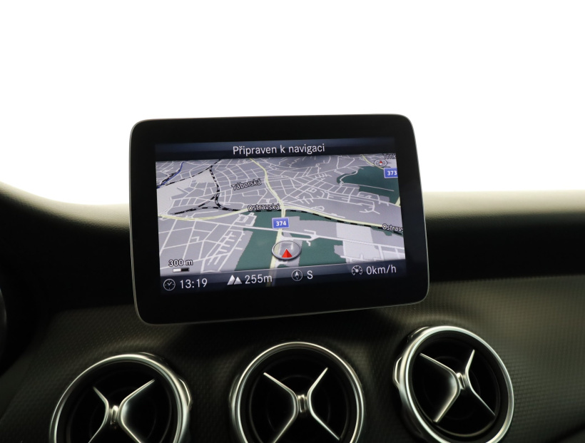 Mercedes-Benz GLA, 2018