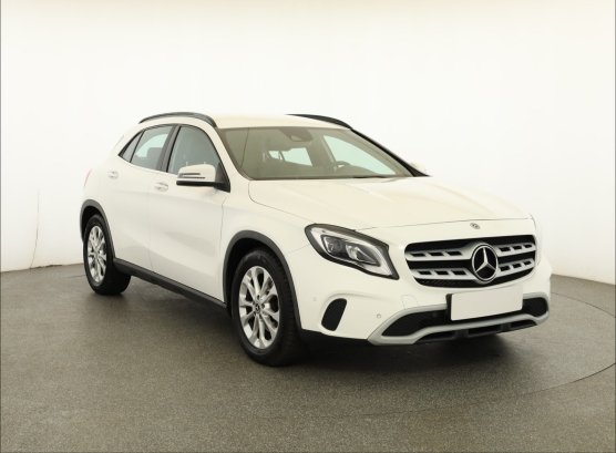 Mercedes-Benz GLA 200 d 4MATIC