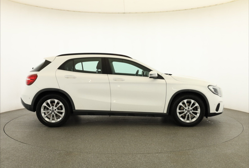 Mercedes-Benz GLA, 2018