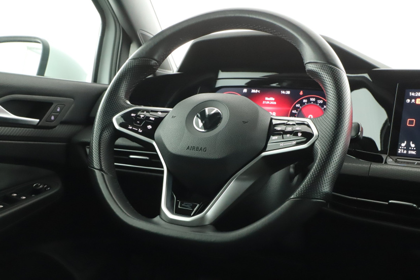 Volkswagen Golf, 2022