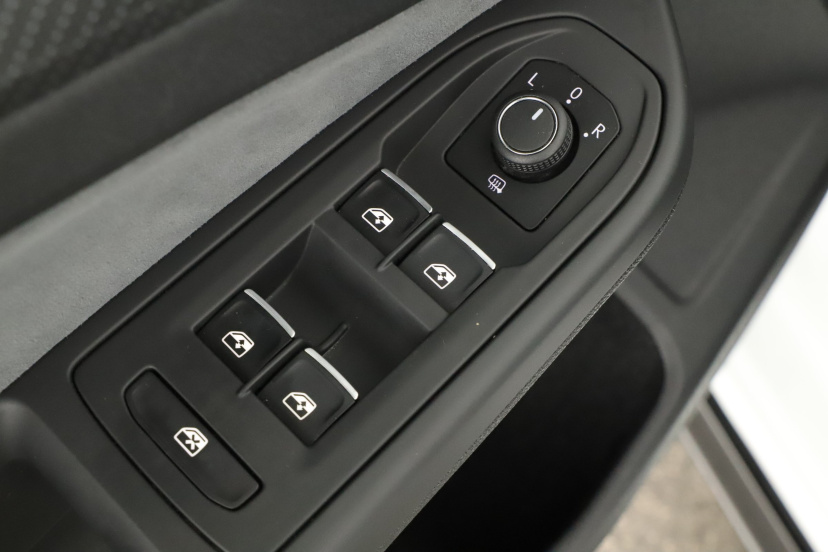 Volkswagen Golf, 2022