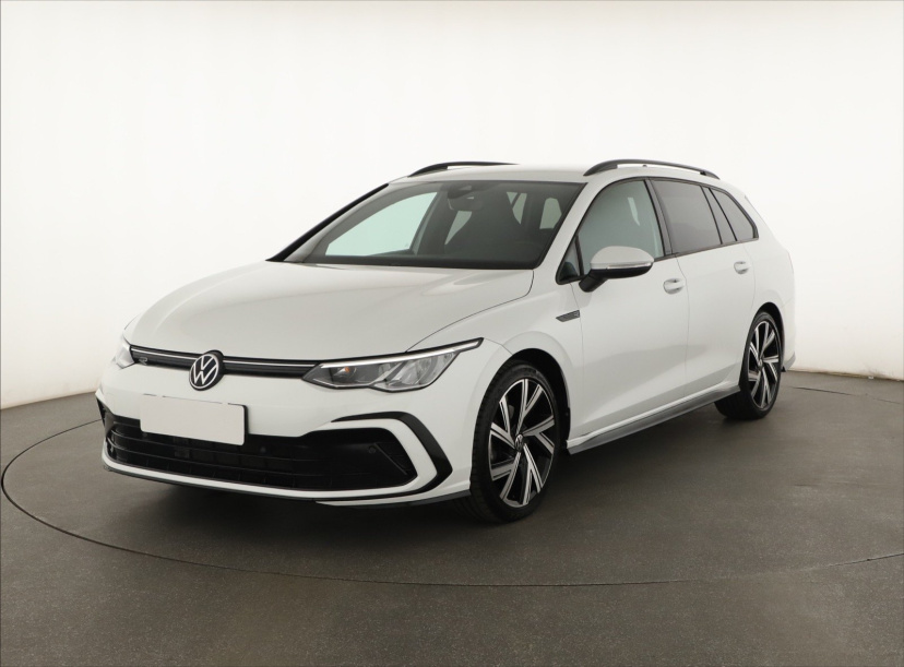 Volkswagen Golf, 2022