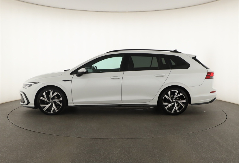 Volkswagen Golf, 2022