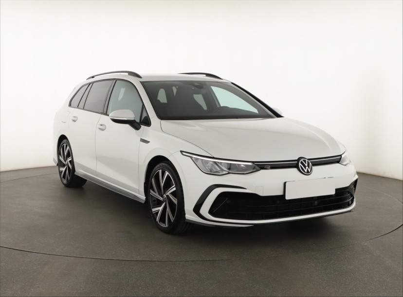 Volkswagen Golf, 2022