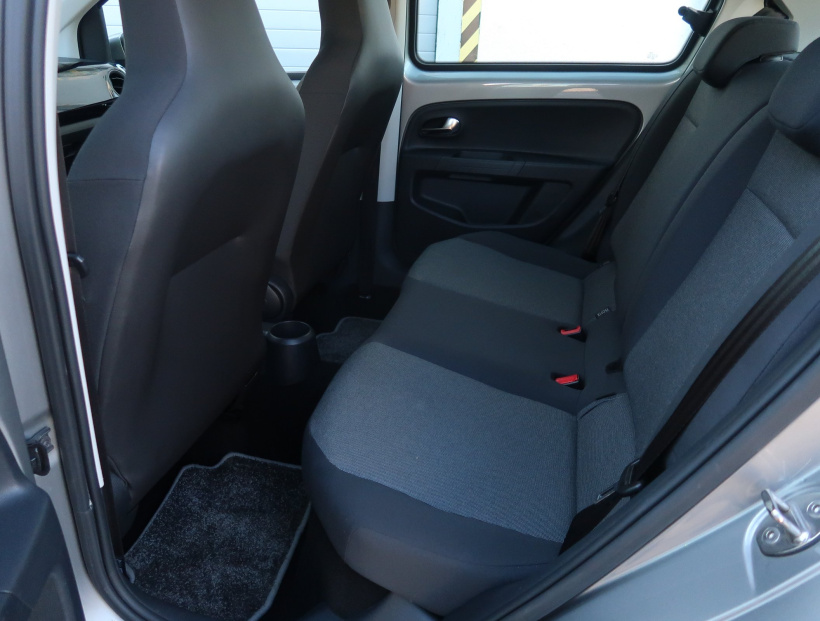 Volkswagen Up!, 2016