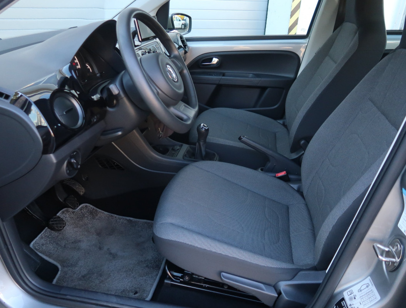Volkswagen Up!, 2016
