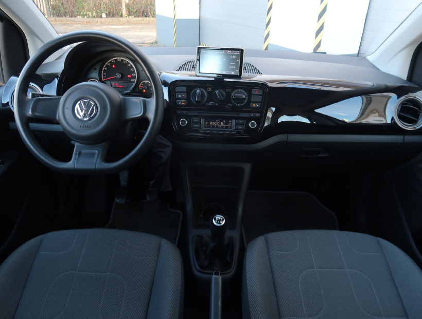 Volkswagen Up!, 2016
